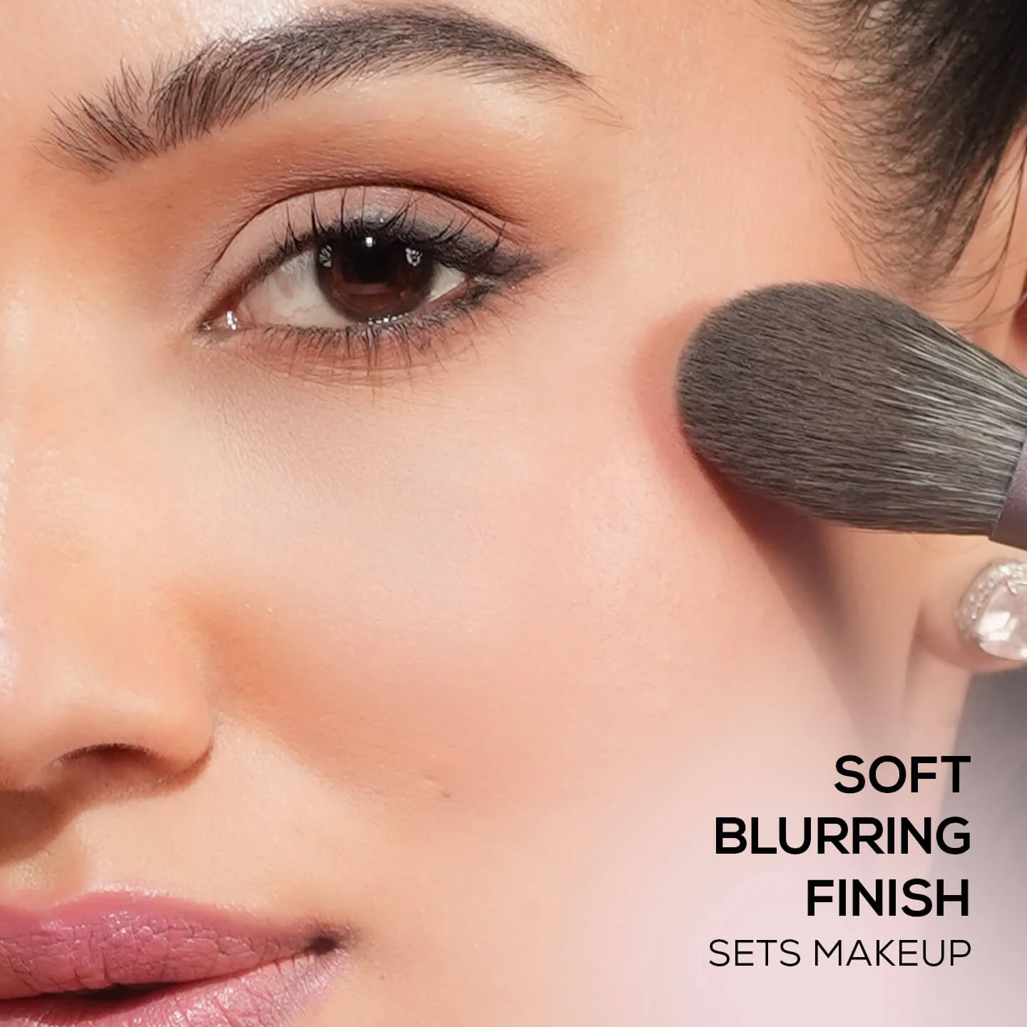 RENEE Bollywood Filter Pore Blurring Loose Powder For Face With Matte Finish - Image 11
